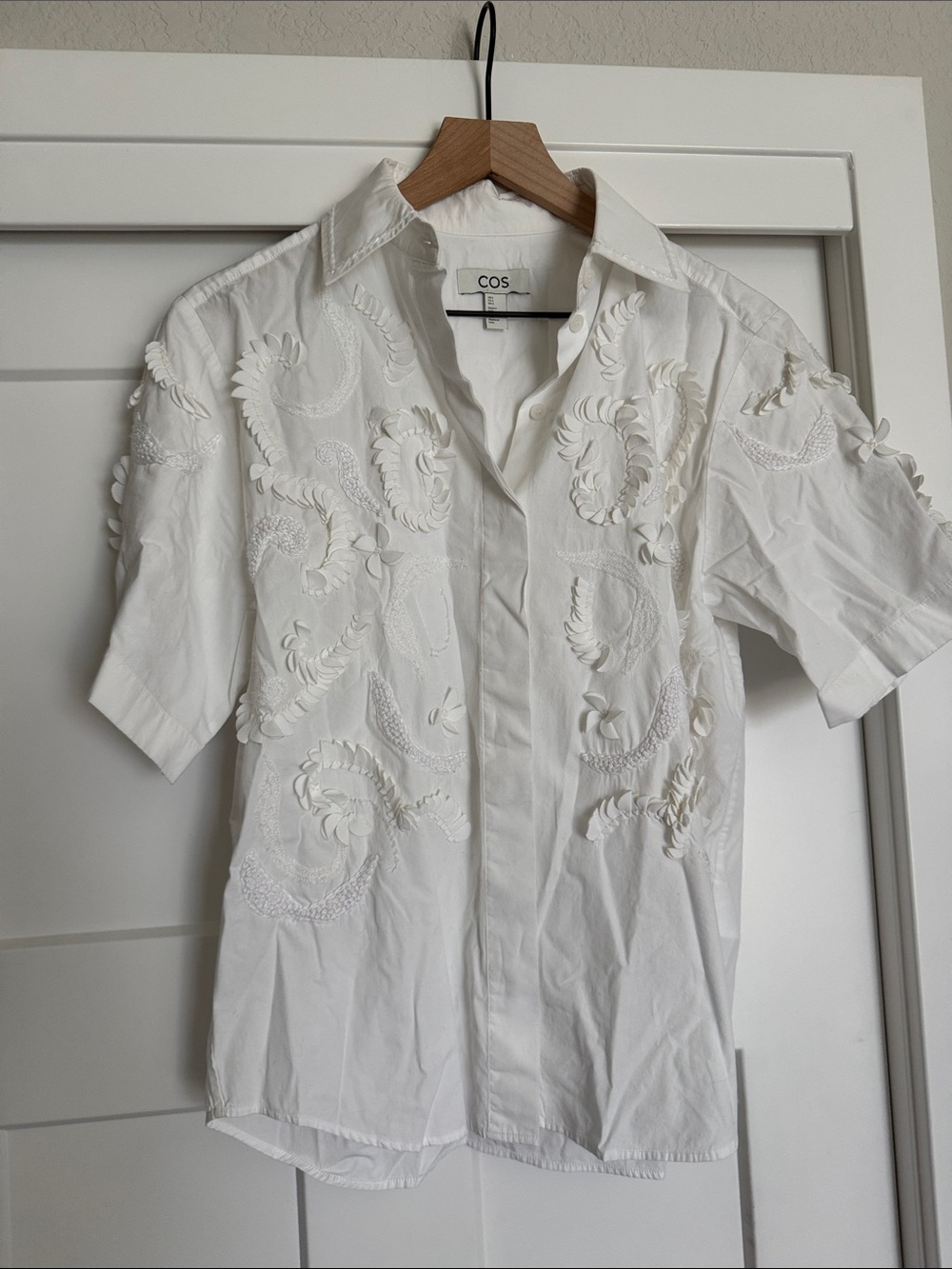 COS White Embroidered Short-Sleeve Shirt with Floral Appliqué